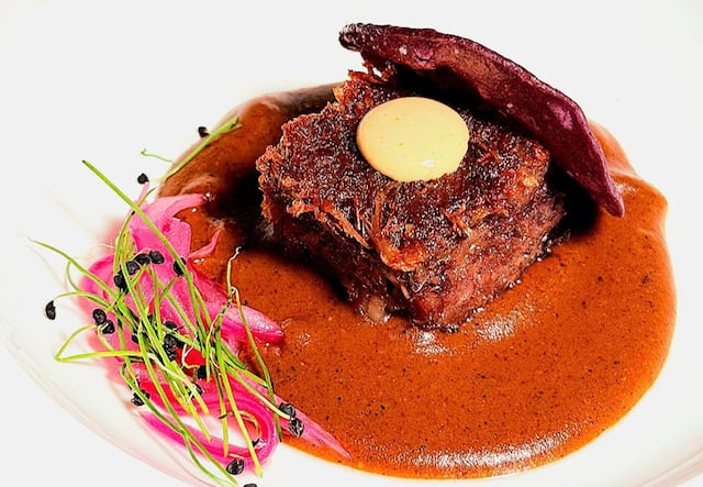 Cazuela celebra su primer aniversario con exquisita cena de degustación que marca el inicio de una nueva etapa