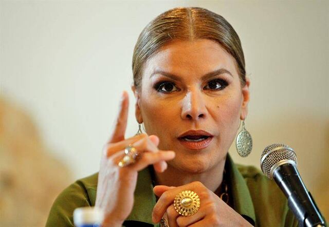 Olga Tañón filma video en la isla
