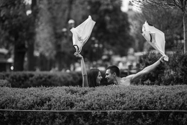 Detienen a pareja por tener sexo oral en pleno parque