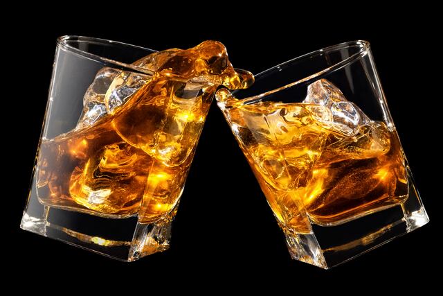 Consumidores no dejan de comprar alcohol a pesar de la situación económica, asegura estudio de MIDA