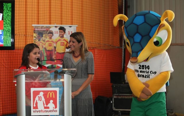 McDonald’s cumplirá sueño de un niño de ir a Brasil 2014