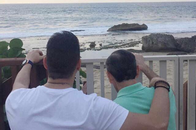 Víctor Manuelle se expresa tras la muerte de su padre