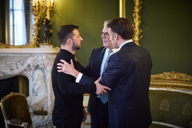 Reino Unido y Francia se comprometen a liderar despliegue internacional en Ucrania al finalizar guerra