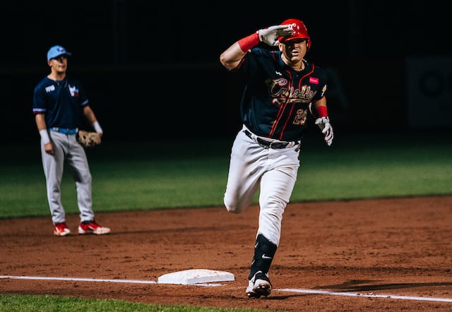 Jonathan Morales es el líder de bateo de las semifinales de la pelota invernal