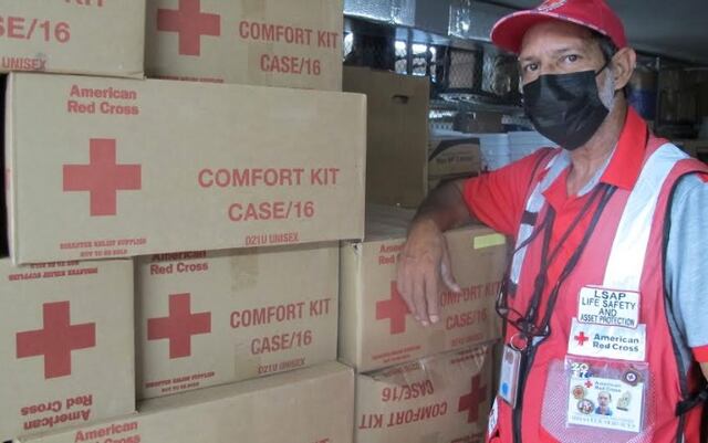Veteranos brindan su servicio con la Cruz Roja para combatir enfermedades y desastres