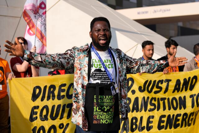 Activistas en la COP28 elevan la presión para reducir combustibles fósiles