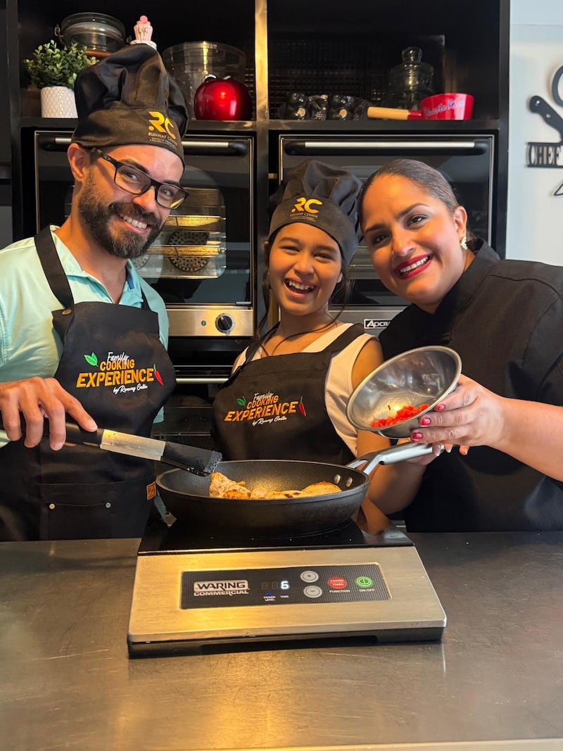Más allá de las recetas, el taller busca fortalecer la comunicación, el trabajo en equipo y la creatividad.