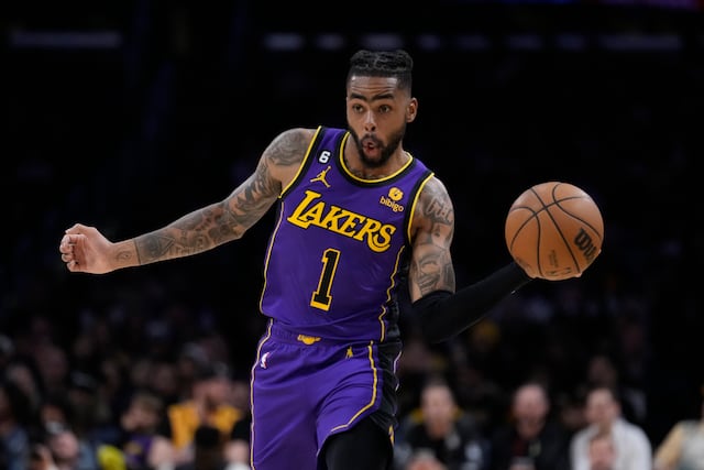 Lakers superan a Raptors