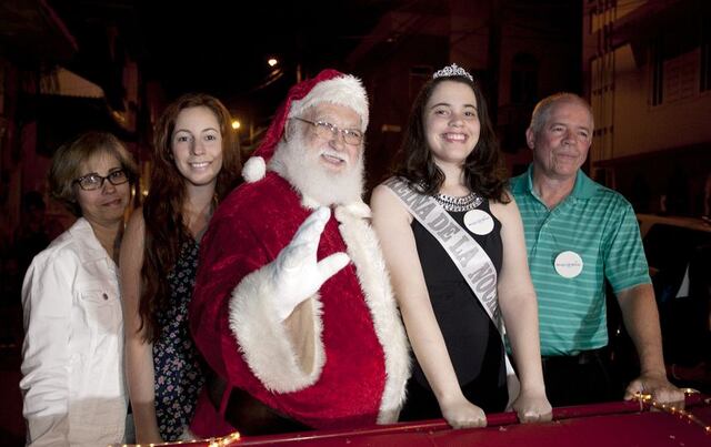 Celebran la Navidad en julio a petición de una joven