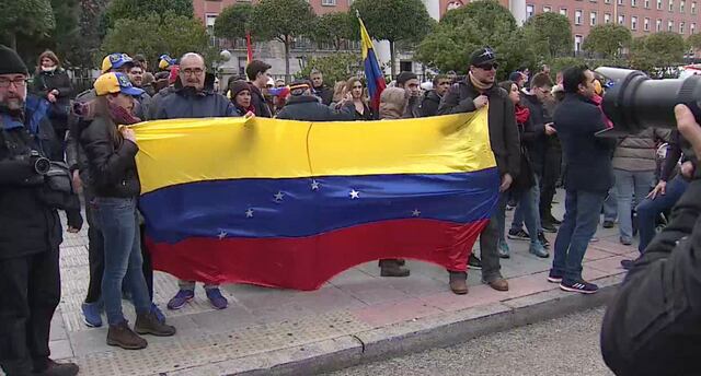 Decenas de venezolanos se manifiestan en Madrid contra el "régimen de Maduro"