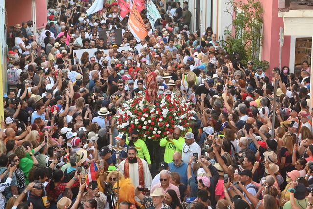 ¿Qué artistas se estarán presentando hoy domingo en las Fiestas de la Calle San Sebastián?