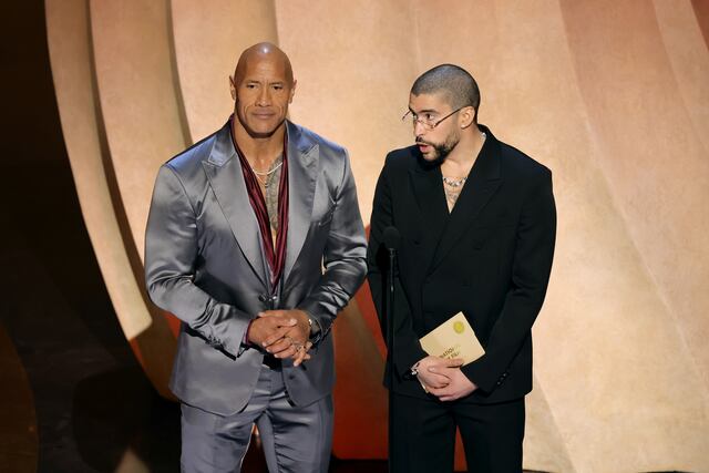 Bad Bunny entrega premio en los Oscars