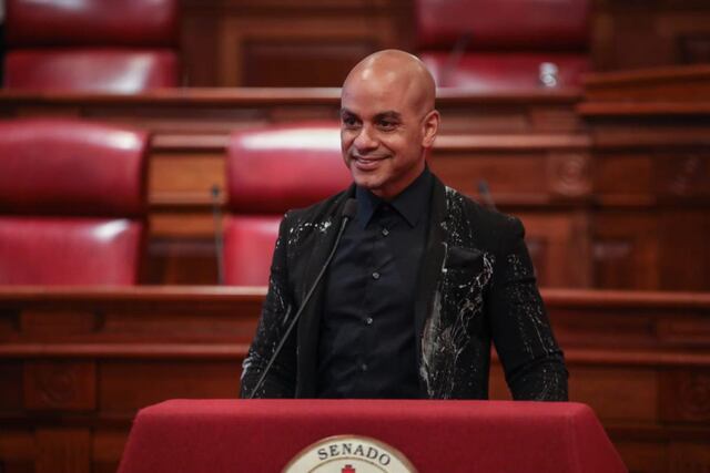 Reconocen a Michael Stuart por su triunfo en “Tu Cara Me Suena”
