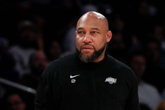 Los Lakers despiden al coach Darvin Ham tras eliminación de los playoffs