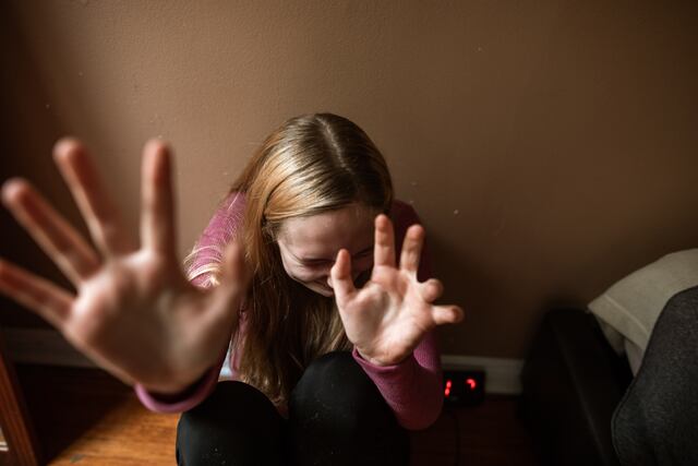 Justicia presenta cargos contra hombre por abuso sexual contra su hija