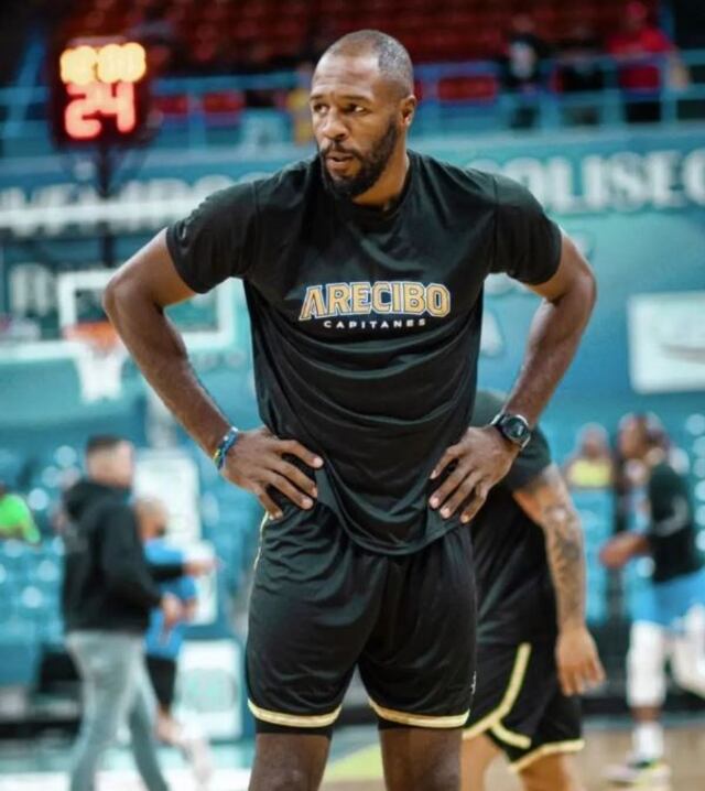 Chinemelu Elonu es seleccionado nuevamente Defensa del Año del BSN