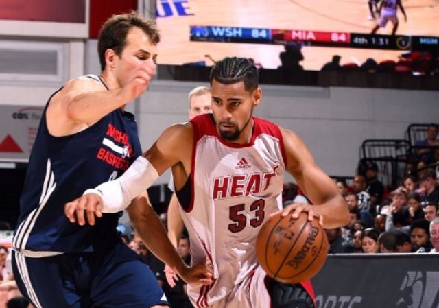 Gian Clavell se luce en juego de NBA Summer League