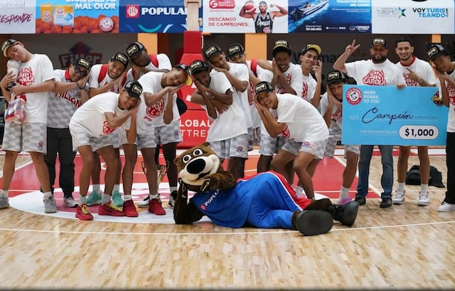 Jóvenes de la escuela Ángel Millán de Carolina se convierten nuevos campeones de la Copa Carola