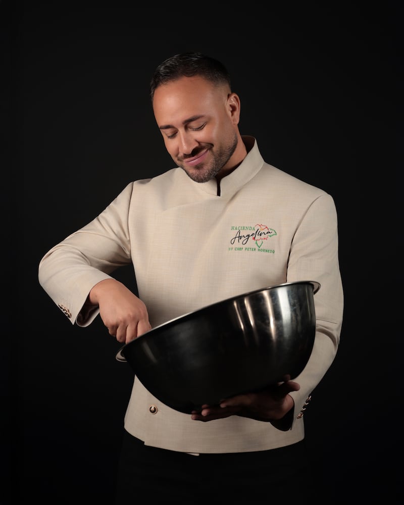 Chef Peter Hornedo es el propietario del restaurante Hacienda Angelina.