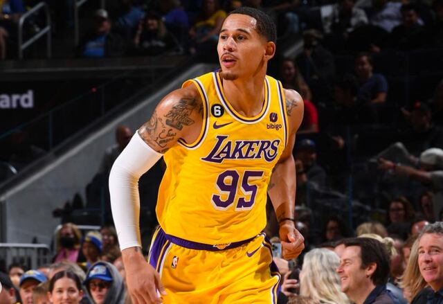 Juan Toscano deja los Lakers para jugar con Jazz