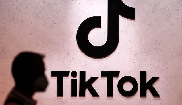 TikTok refuerza su política de restricción de contenido para adultos