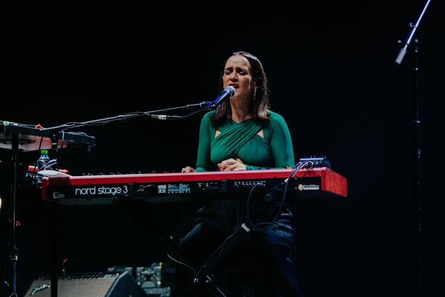 Julieta Venegas deslumbra a los enamorados en el Coca-Cola Music Hall
