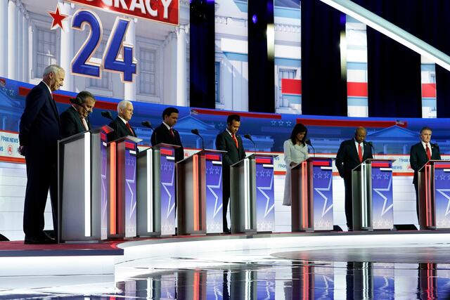 Siete aspirantes republicanos debatirán esta noche sin Donald Trump