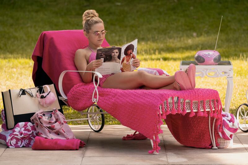 Elle Woods (Lexi Minetree) in ELLE.
Photo Credit: Jessica Brooks/Prime Video