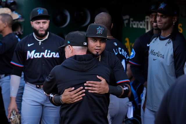 Marlins buscan canje que enviaría a uno de sus jugadores a los Padres