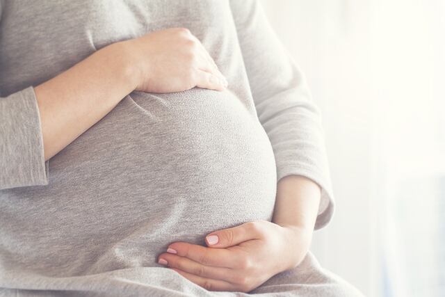Senado aprueba legislación para prohibir el encarcelamiento de mujeres embarazadas