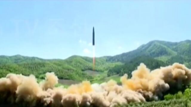 ​Corea del Norte revela imágenes del lanzamiento de misil intercontinental