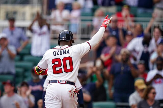 Ozuna y Riley encienden ataque que da triunfo a Bravos