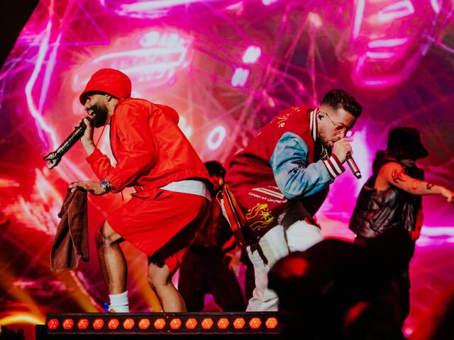 Arcángel y De La Ghetto complacen a sus fanáticos con reunión en el Choliseo