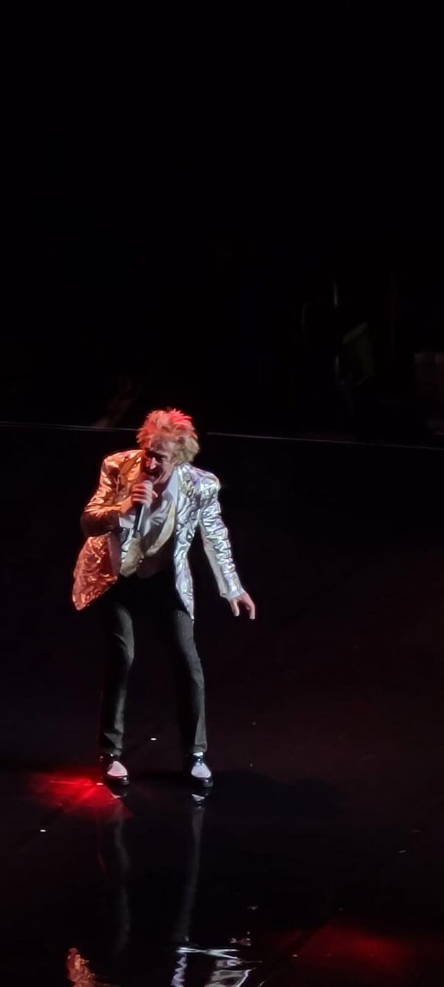 Rod Stewart causa revuelo entre sus fanáticos en el Coliseo de Puerto Rico