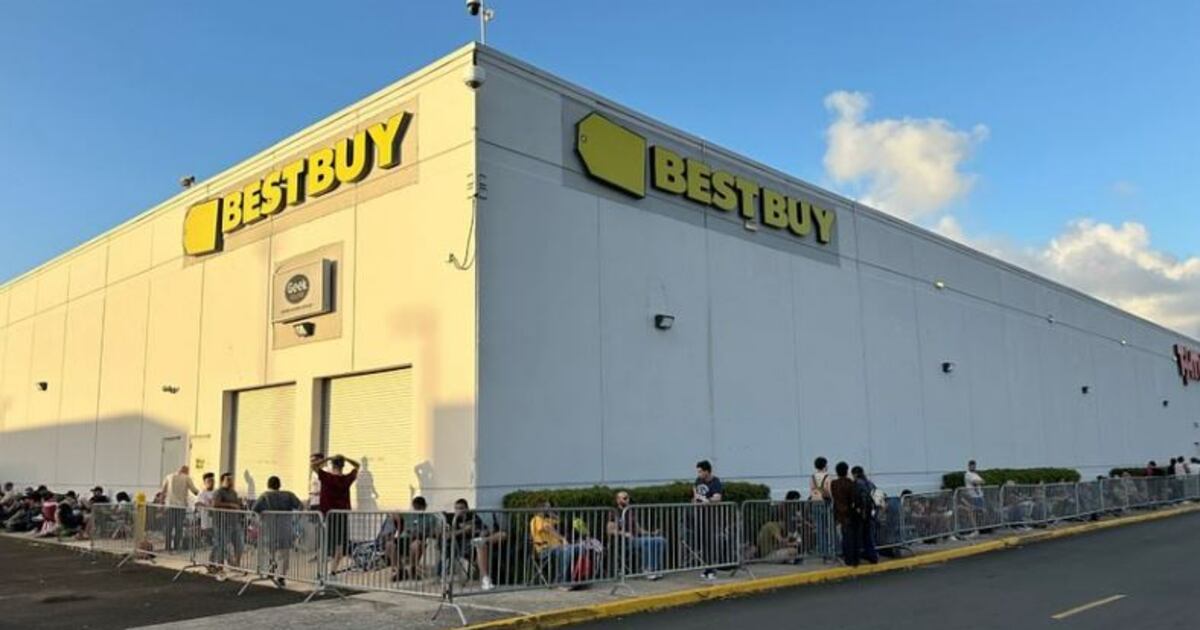 Cientos hacen fila para comprar el Nintendo Switch 2 | Metro Puerto Rico