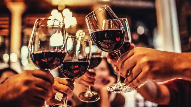 Estas son las 4 bebidas alcohólicas más dañinas para tu piel