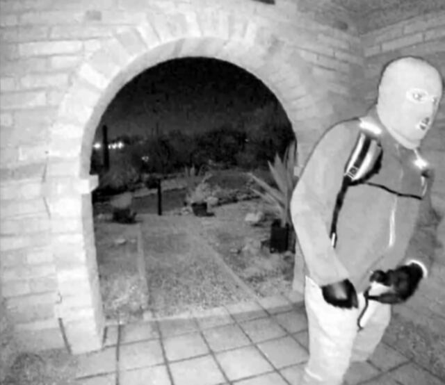 FBI divulga imágenes de un posible sospechoso en la desaparición de Nancy Guthrie