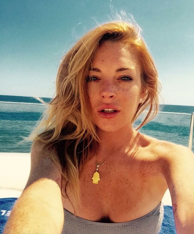 Lindsay Lohan celebra desnuda su cumpleaños número 33