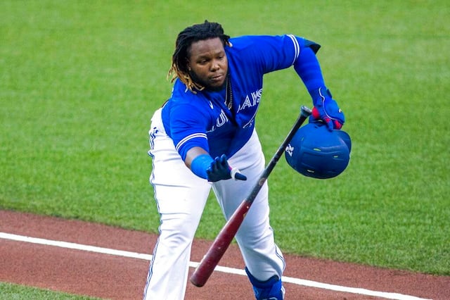 Azulejos mudan  a Vladimir Guerrero de tercera a primera base