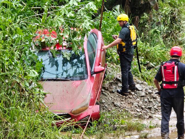 NMEAD y 9-1-1 se defienden tras denuncia sobre manejo de situación con vehículo en inundación