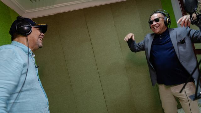 Víctor Roque y Fernandito Villalona se juntan en el tema “Vamo’ amanecer”