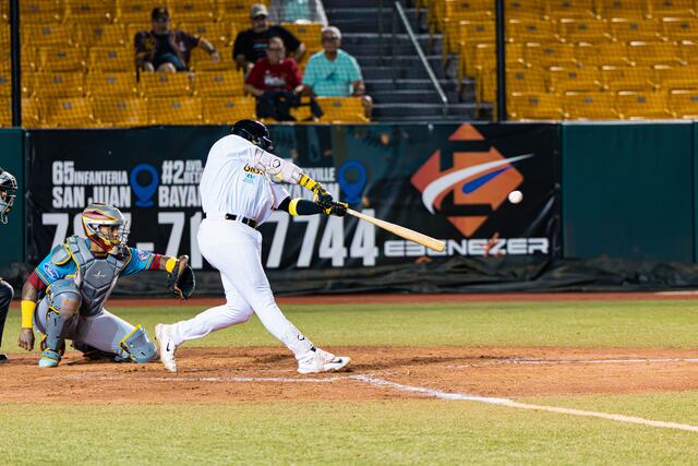 Gigantes pintaron de blanco a los Indios con pizarra 9-0