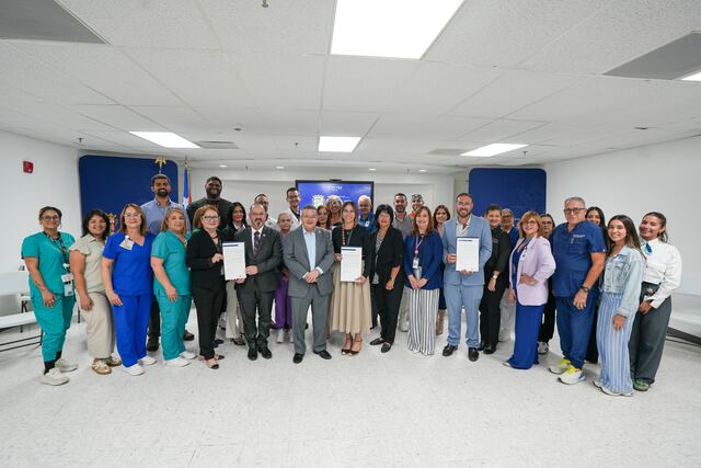 Tres hospitales públicos reciben acreditación por cumplir estándares de calidad