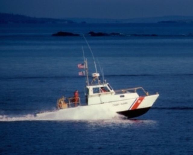 Guardia Costera detiene a 16 cubanos en el canal de La Mona