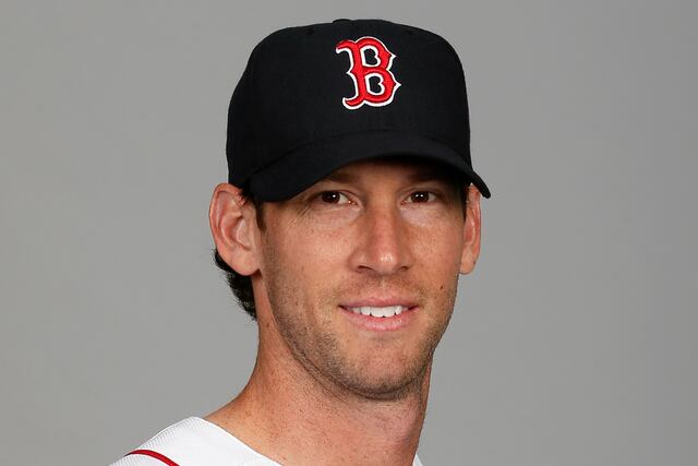 Red Sox contratan a Craig Breslow para dirigir operaciones de béisbol