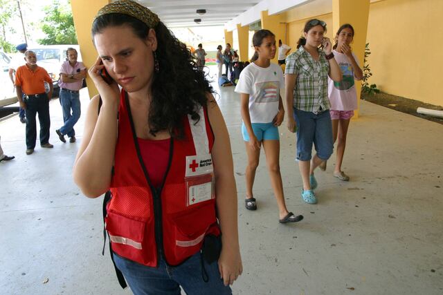 Voluntarios de Cruz Roja se movilizan en Caguas y Toa Baja