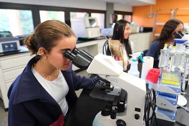 Abren convocatoria para formar nuevas líderes en ciencia y tecnología