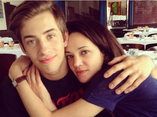Fotografía demostraría que Asia Argento sí tuvo relaciones sexuales con Jimmy Bennett cuando era menor de edad