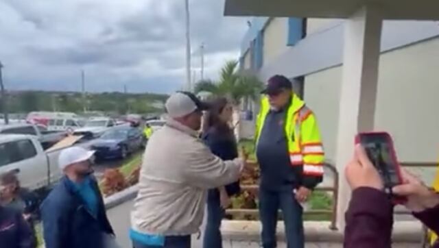 Alcalde de Arecibo realiza descarga contra representante al cual se negó a saludar