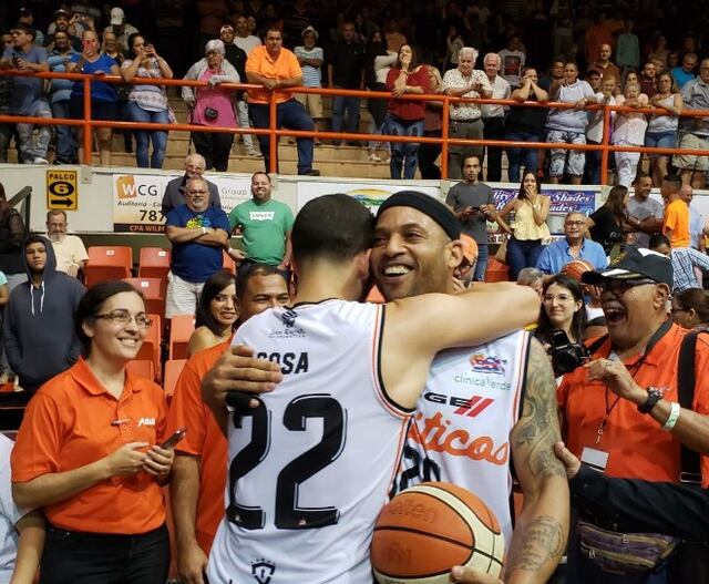 Burbu dedica tiernas palabras a Larry Ayuso en histórica marca de triples